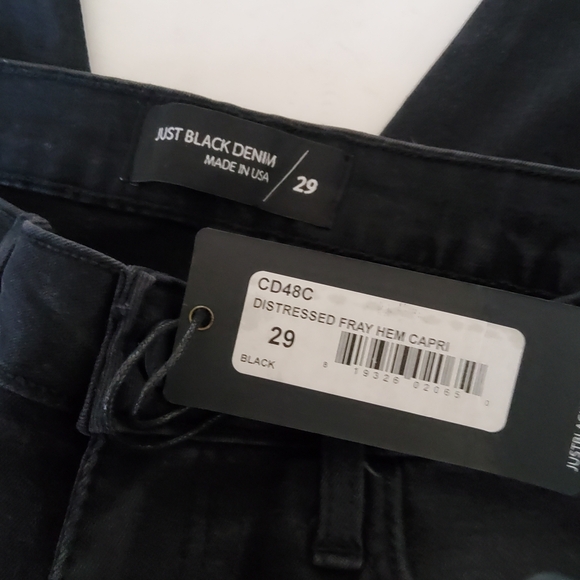 New Just Black Denim Distressed Fray Hem Capri Crop Black Jeans Size 29 - Picture 6 of 10